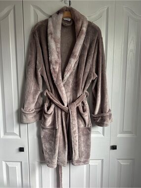 Womens Plush Mauve Robe by Etre Short Length One Size